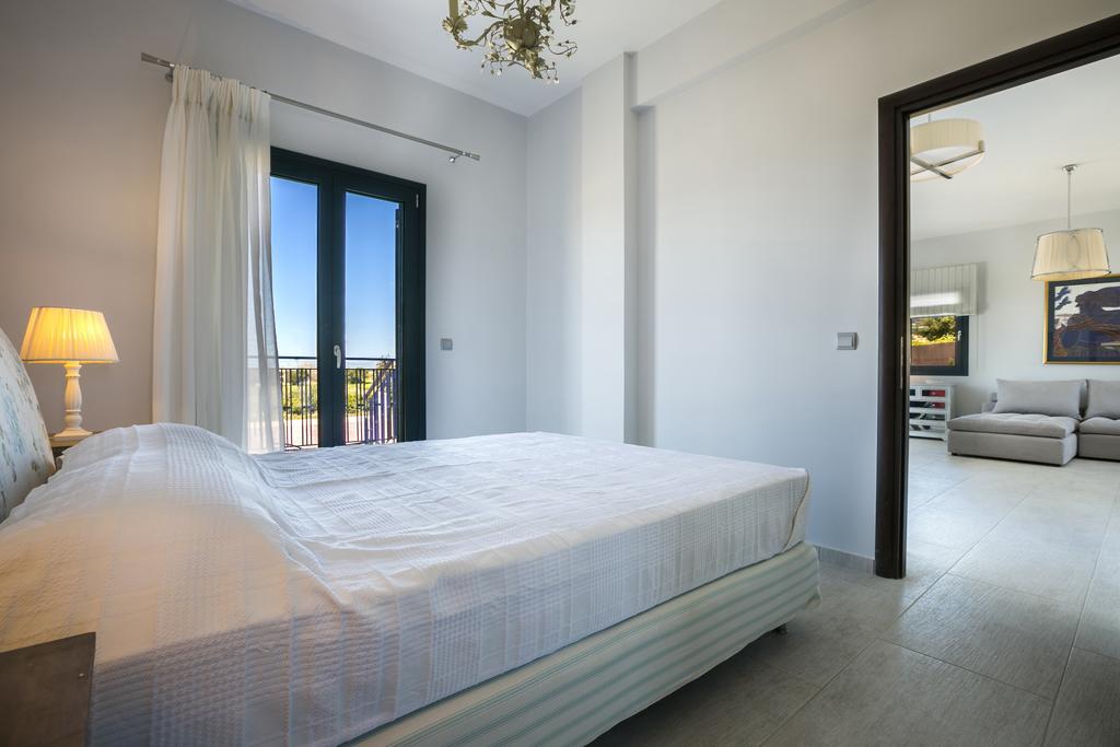 Seirios Luxury Villa Свороната Екстер'єр фото